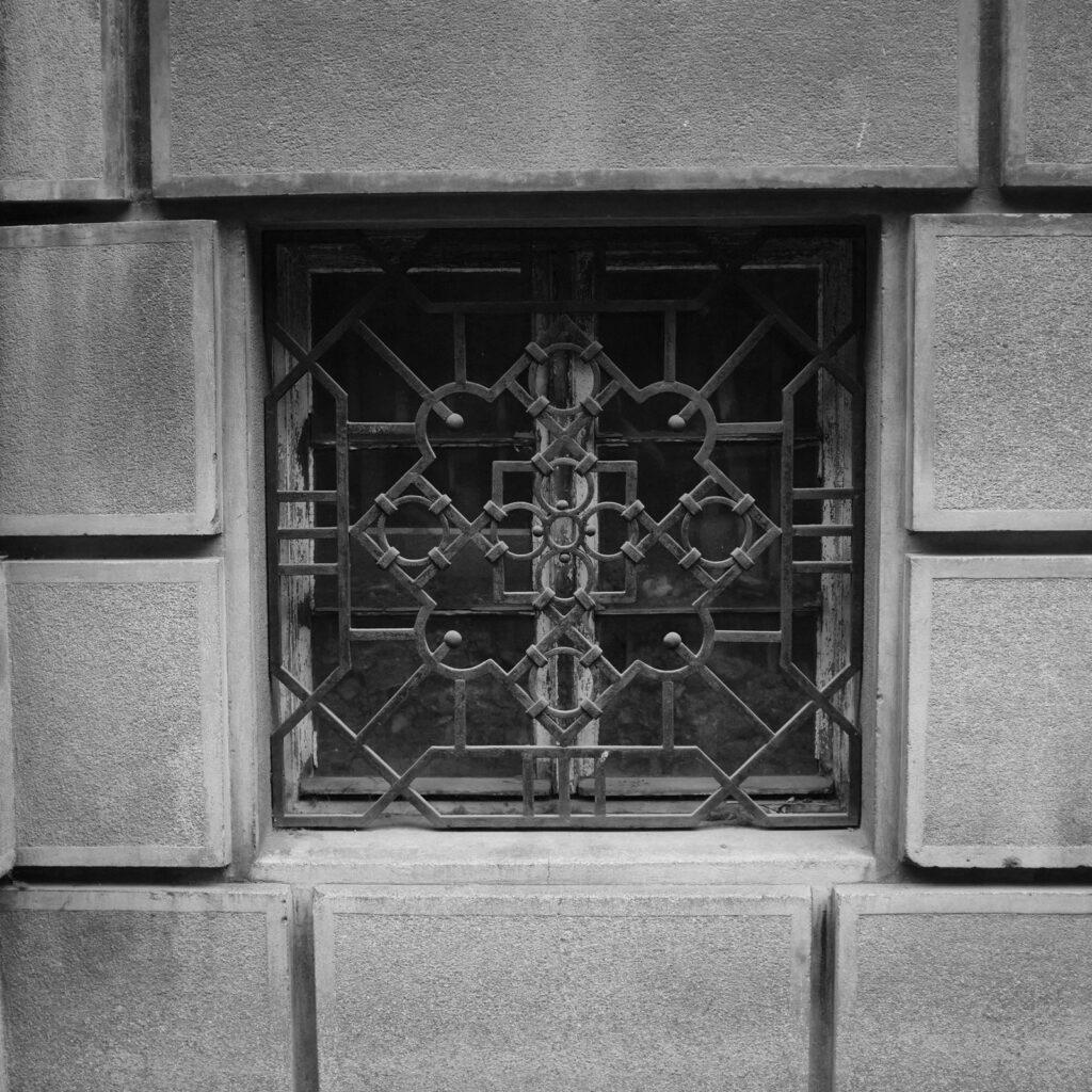 Black and white photograph of a building in Belgrade, photo 10