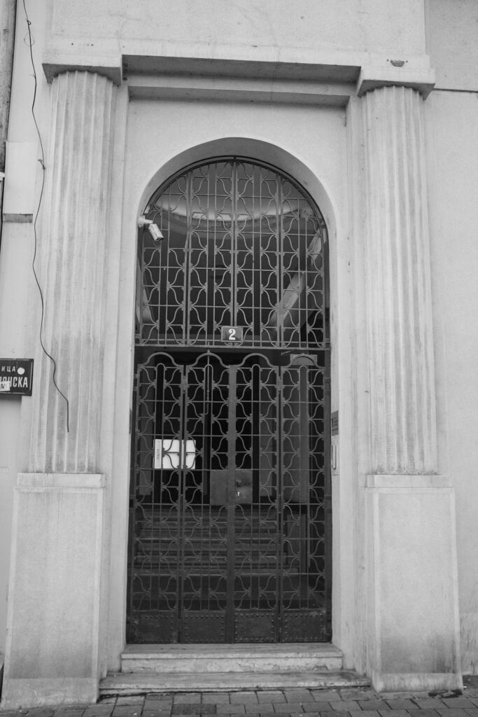 Black and white doorway or window detail in Belgrade, photo 3