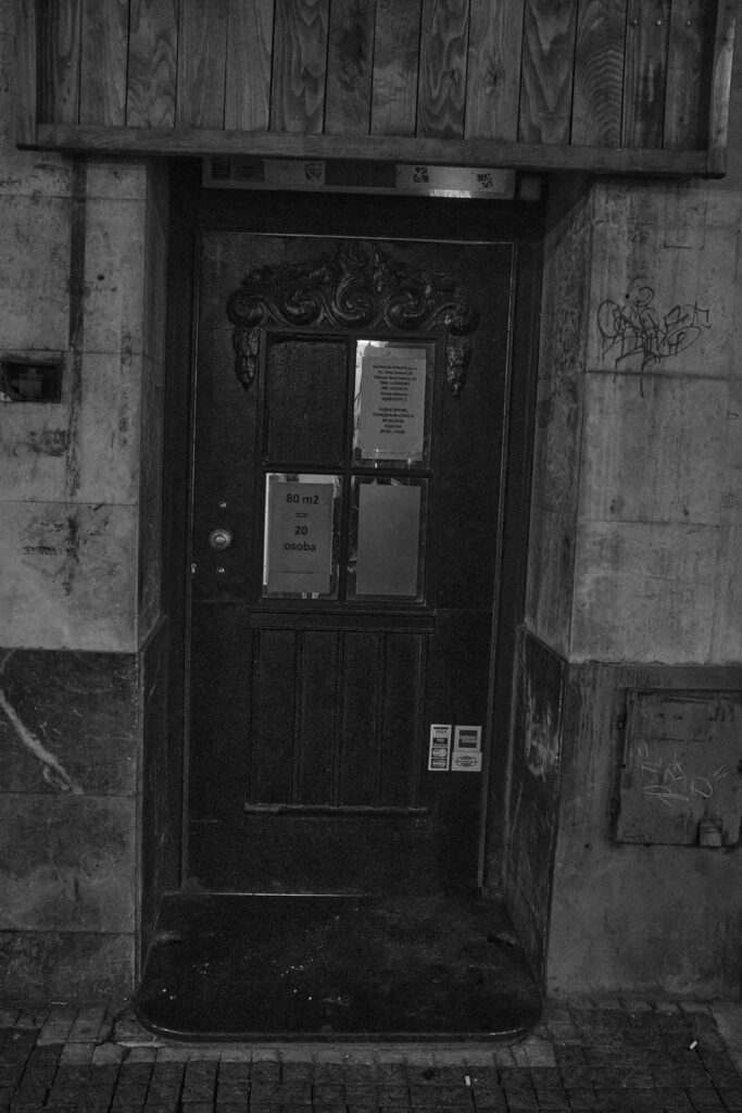 Black and white doorway or window detail in Belgrade, photo 5