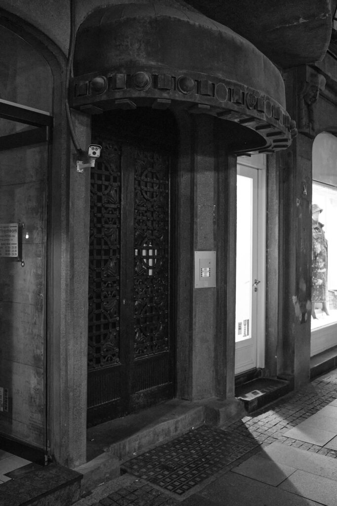 Black and white doorway or window detail in Belgrade, photo 6