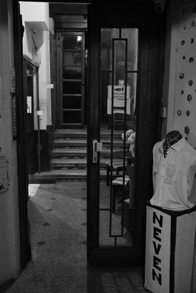Black and white doorway or window detail in Belgrade, photo 9