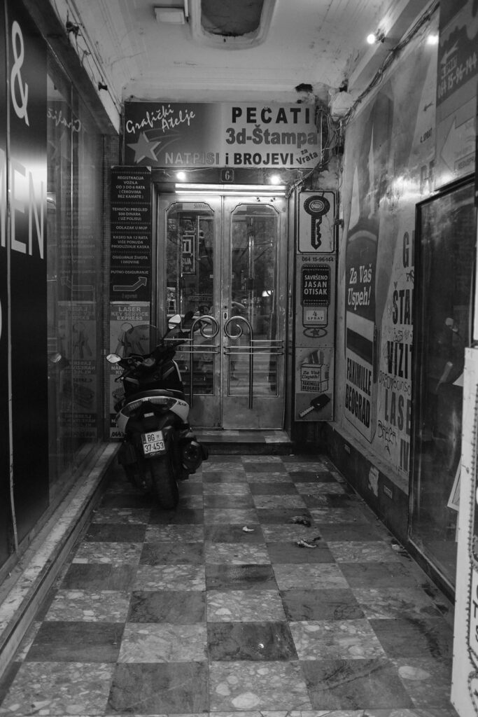 Black and white doorway or window detail in Belgrade, photo 10