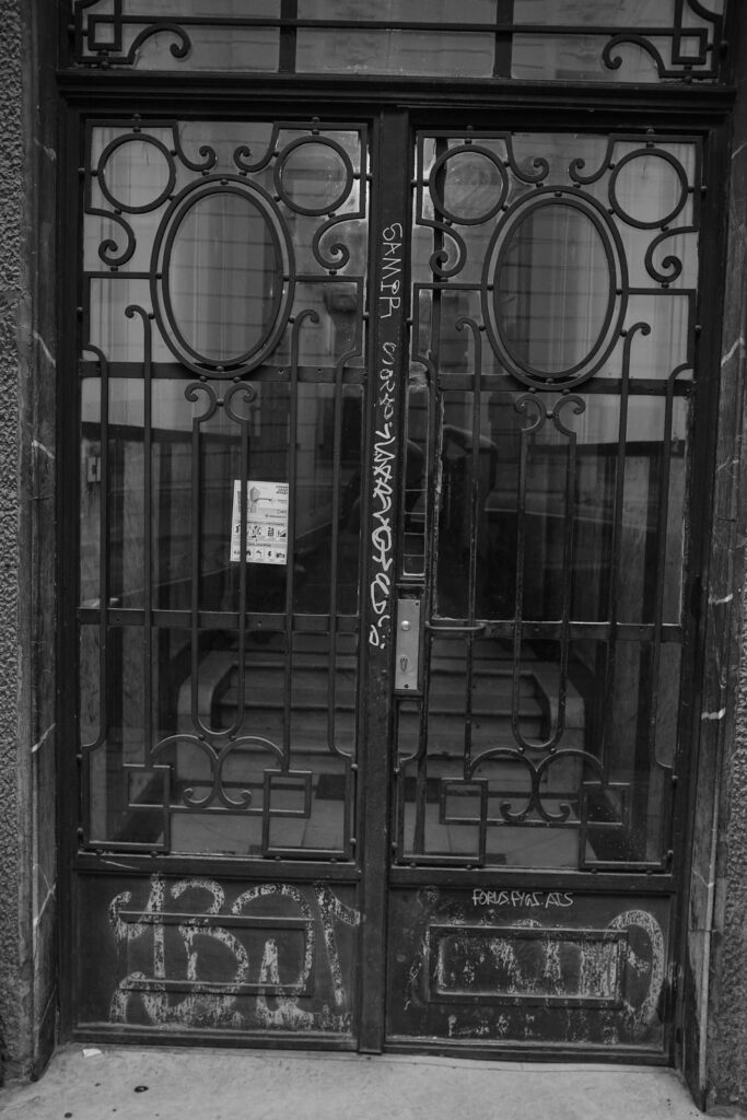 Black and white doorway or window detail in Belgrade, photo 23
