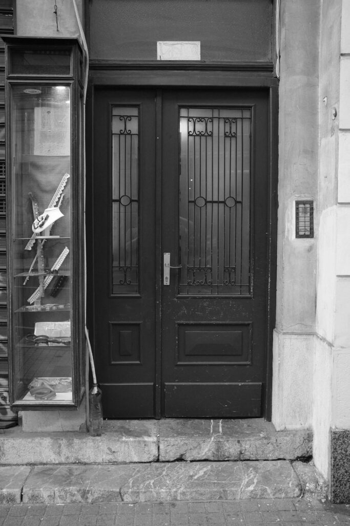 Black and white doorway or window detail in Belgrade, photo 28
