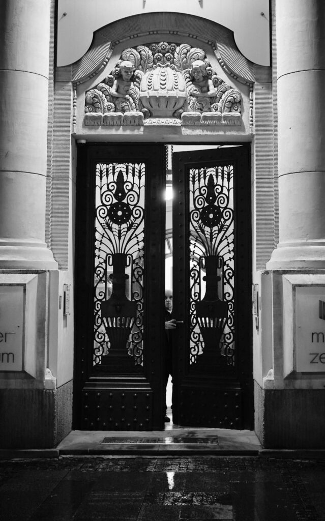 Black and white doorway or window detail in Belgrade, photo 29
