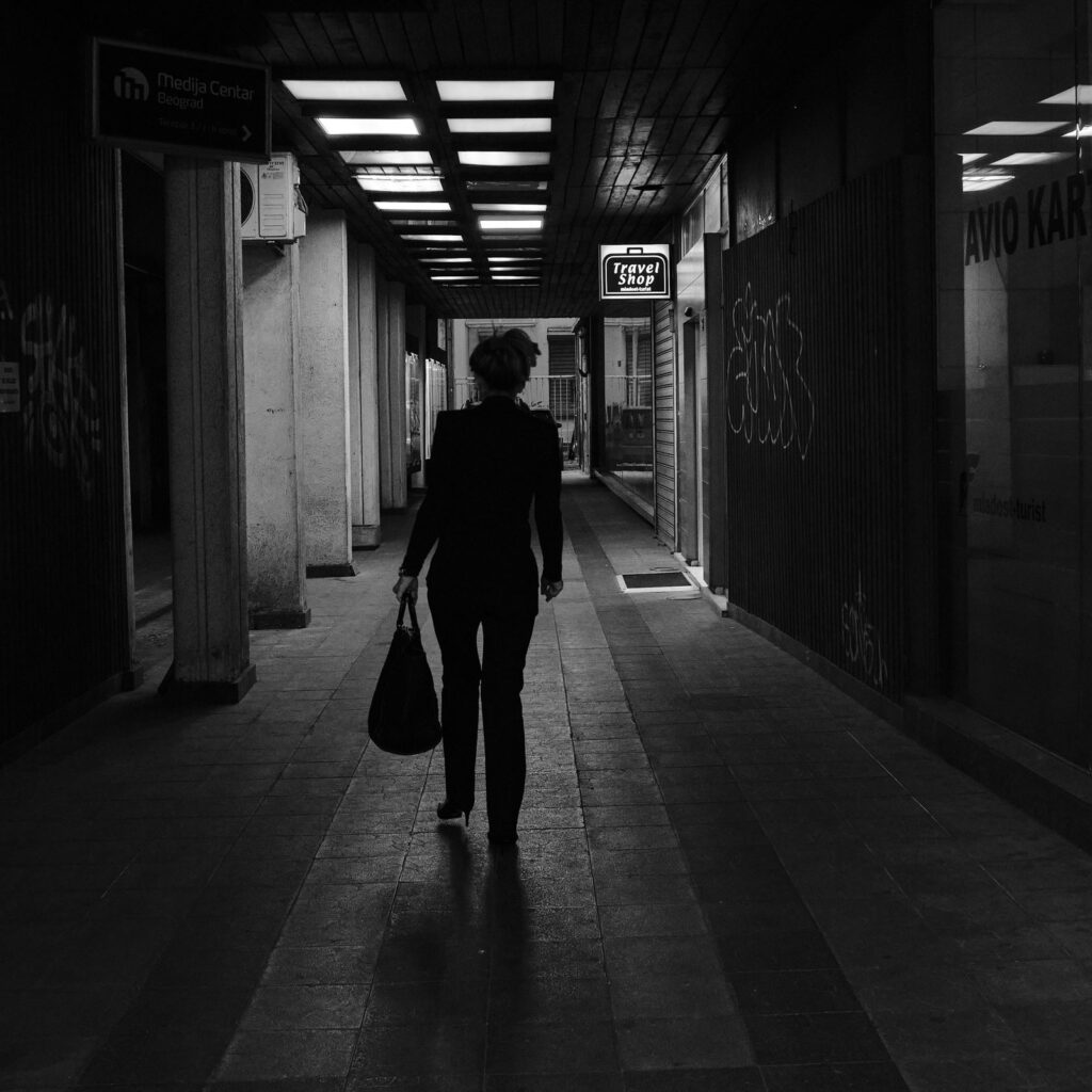 Black and white street scene in Belgrade, photo 26